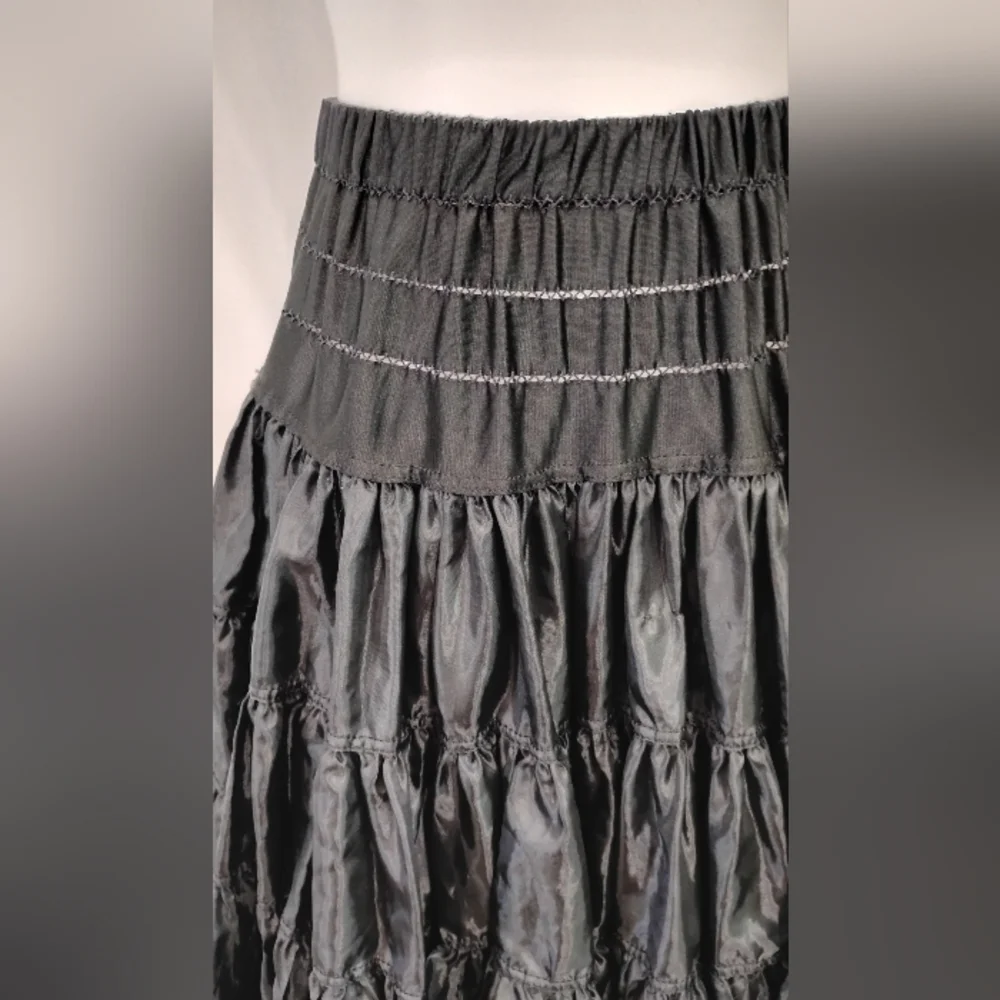 VINTAGE DOUBLE TIERED RUFFLED CRINOLINE - Picture 5 of 8